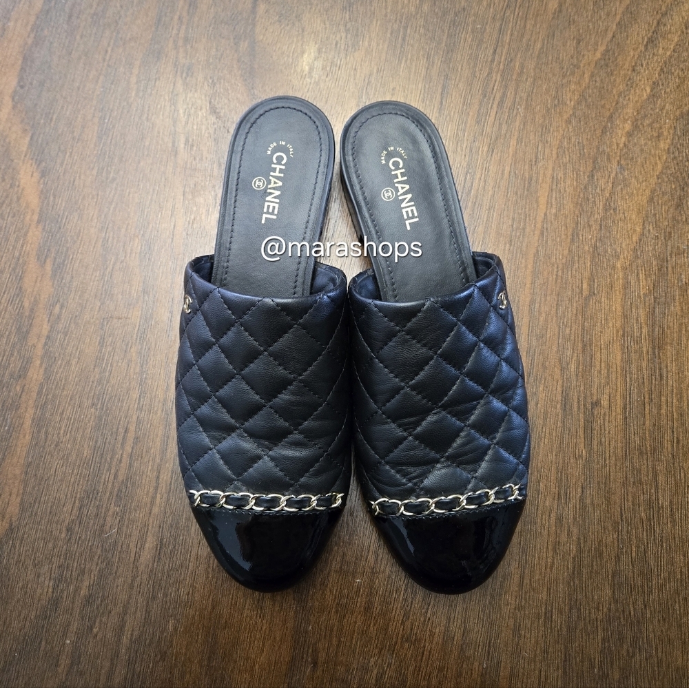 Chanel 2017 Interlocking CC Logo Mules - Picture 3 of 10